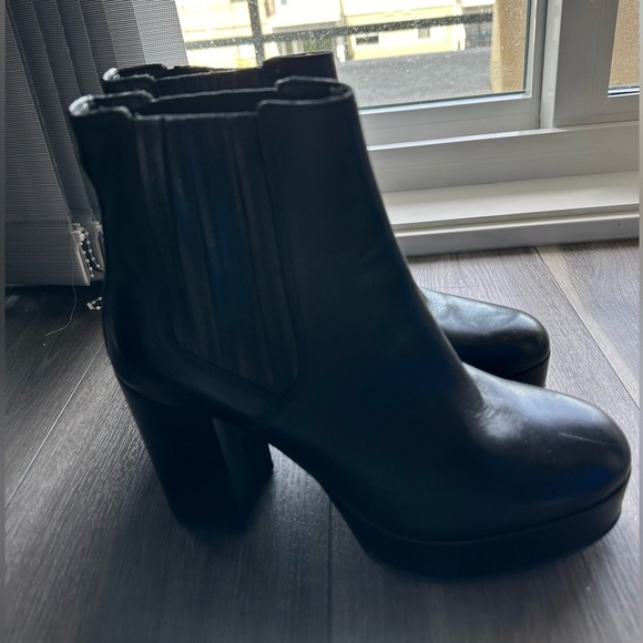 Little Burgundy Black Ankle Boots size 8.5 MADE IN ITALY - Picture 1 of 11